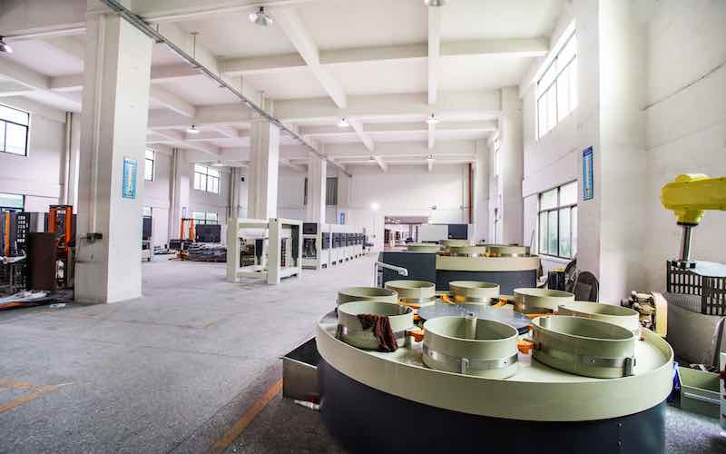 Automatic turntable magnetic polishing machine